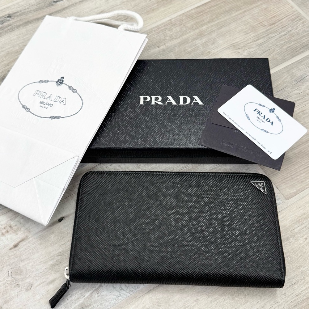 Prada Black Saffiano Leather XL Organizer Wallet - Picture 1 of 12